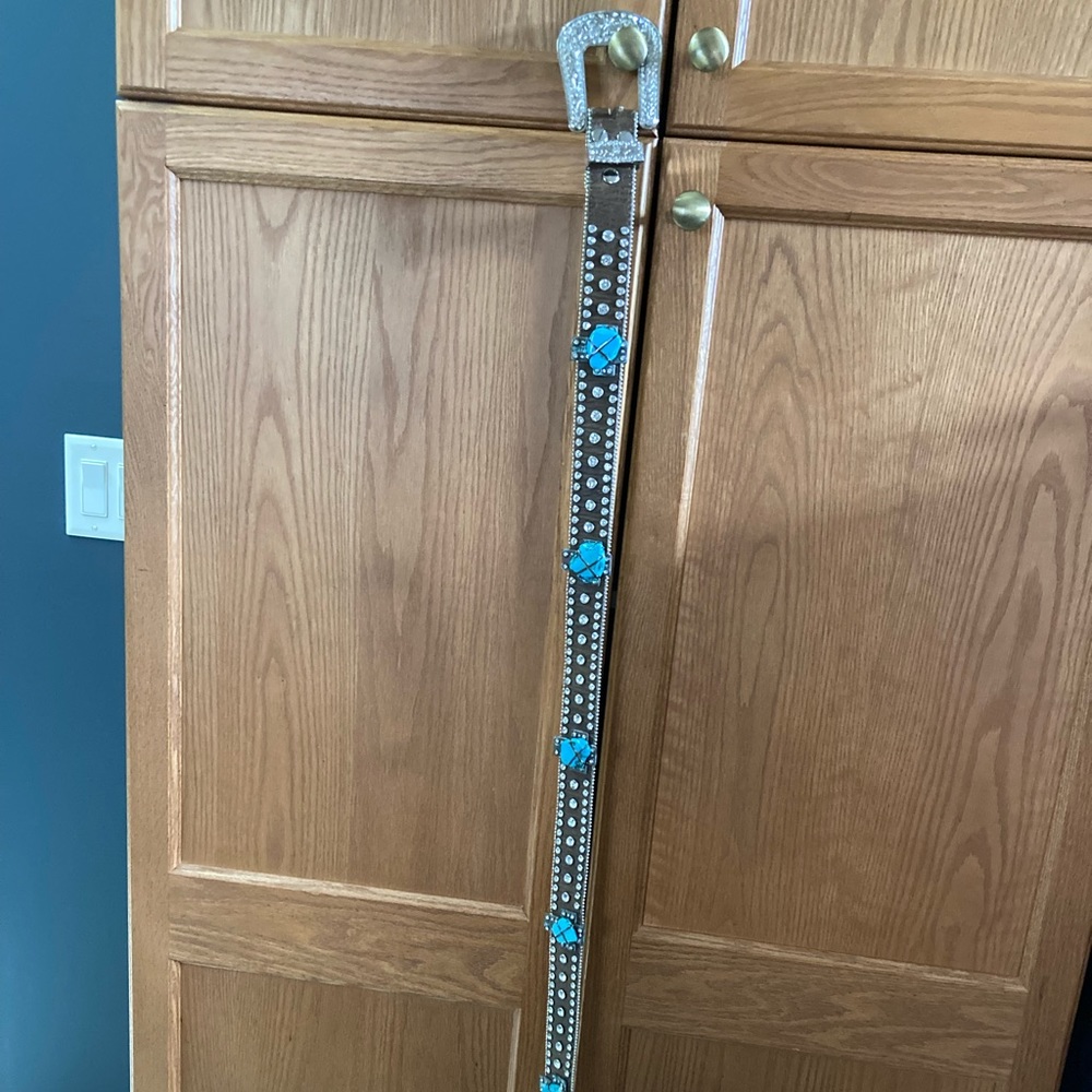 NOCONA Crystal studded turquoise  copperwire wrapped embellishments Size XL